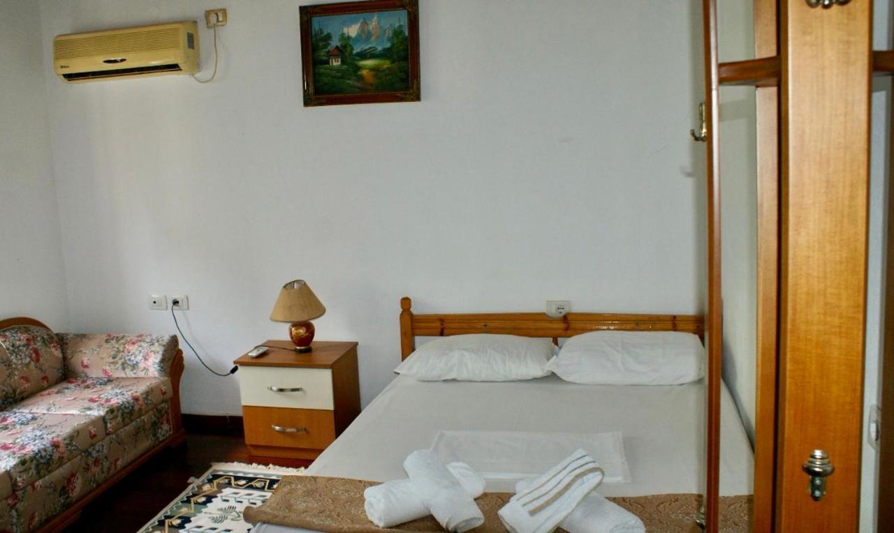 Bazzar 2 Otel Gjirokastër Dış mekan fotoğraf