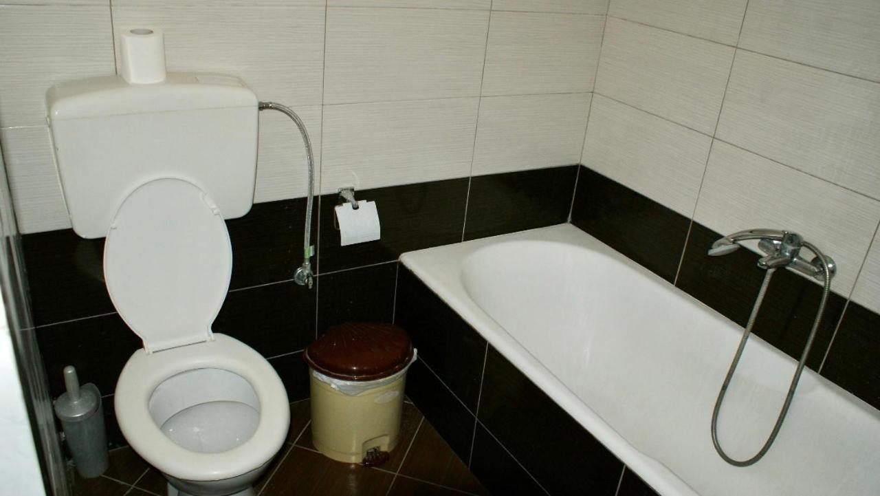 Bazzar 2 Otel Gjirokastër Dış mekan fotoğraf
