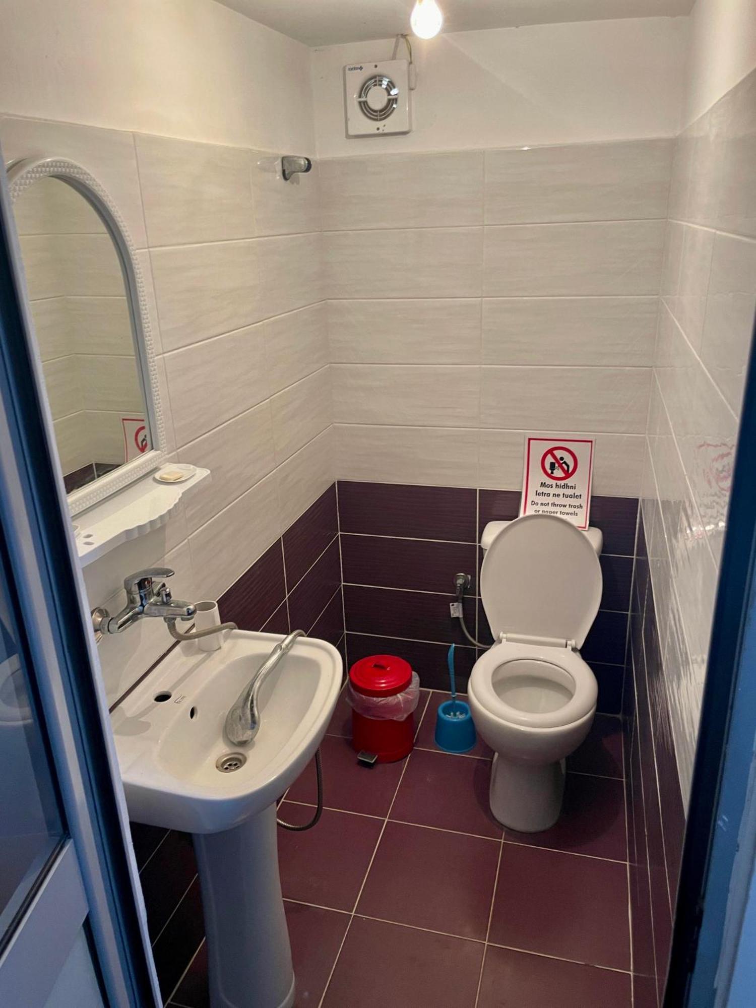 Bazzar 2 Otel Gjirokastër Dış mekan fotoğraf